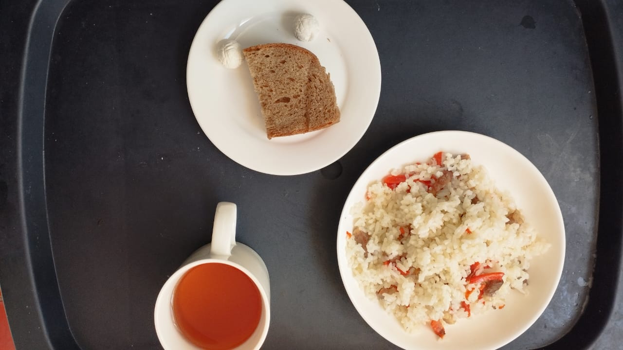 Тегін ыстық тамақпен қамтылған оқушылардың тамақтануы